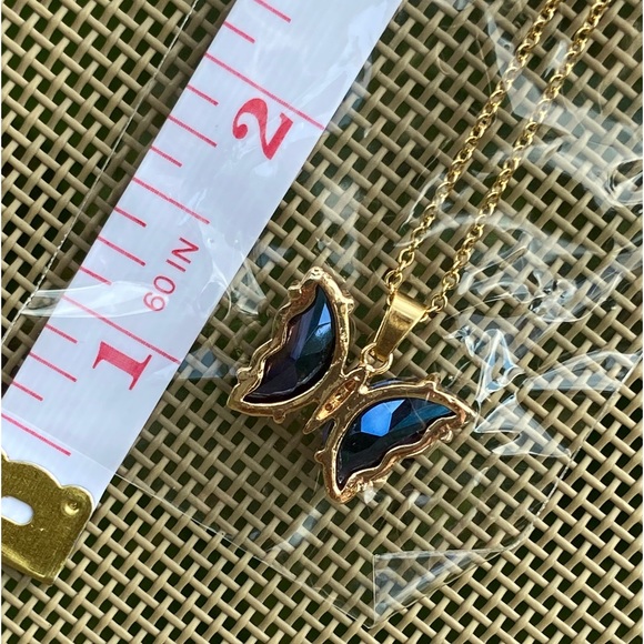 🦋NWT Beautiful Butterfly Crystal Necklaces’s-3 Pretty Colors-Sold Separately😊 - Picture 14 of 16